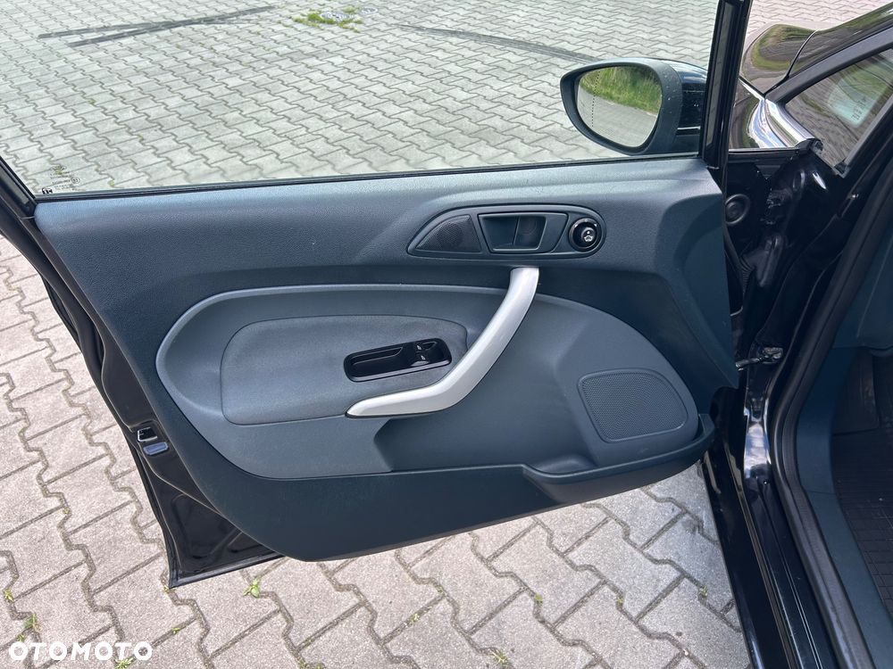 Ford Fiesta 1.4 Ghia - 13