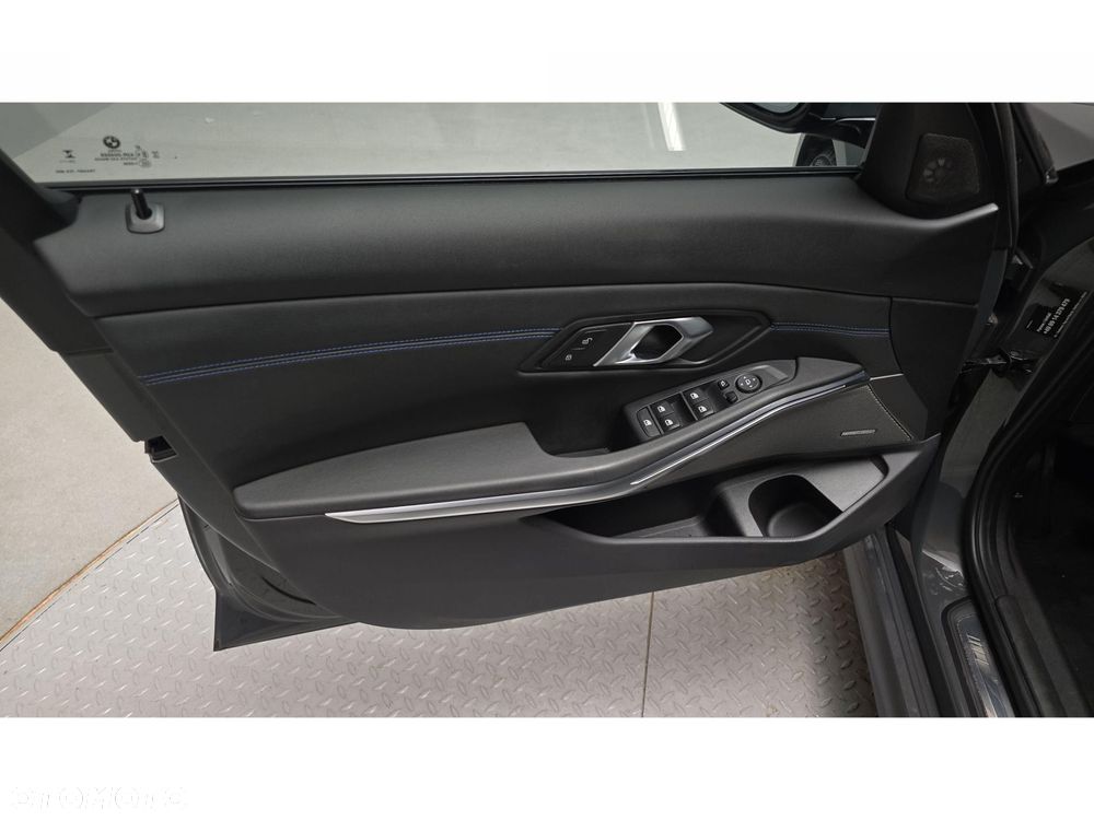 BMW Seria 3 - 17