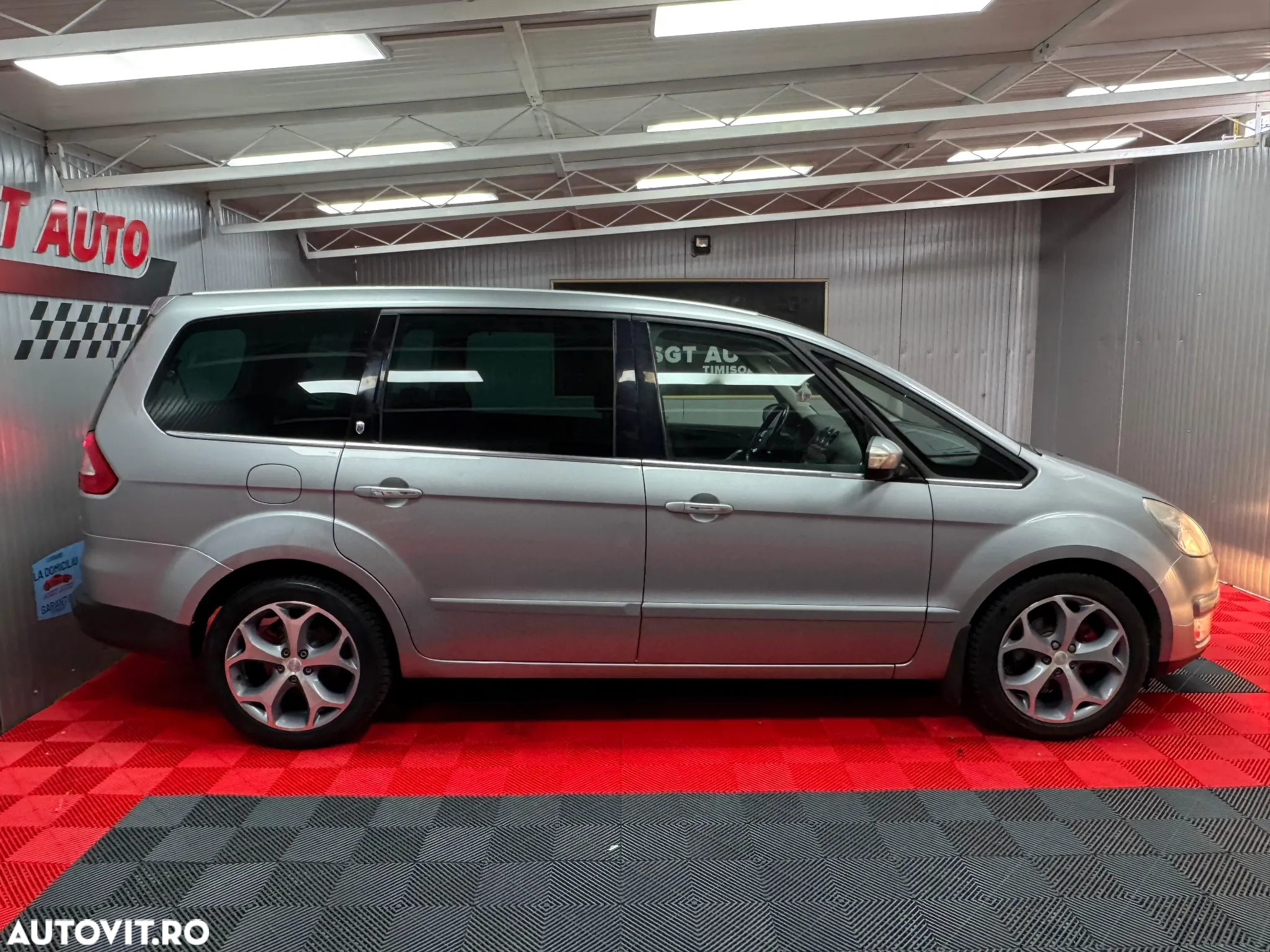 Ford Galaxy 2.0 TDCi Ghia - 21