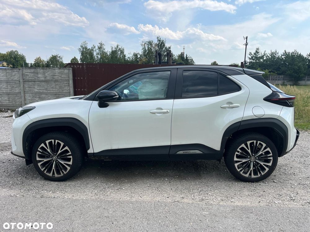 Toyota Yaris Cross Hybrid 1.5 Executive AWD - 2