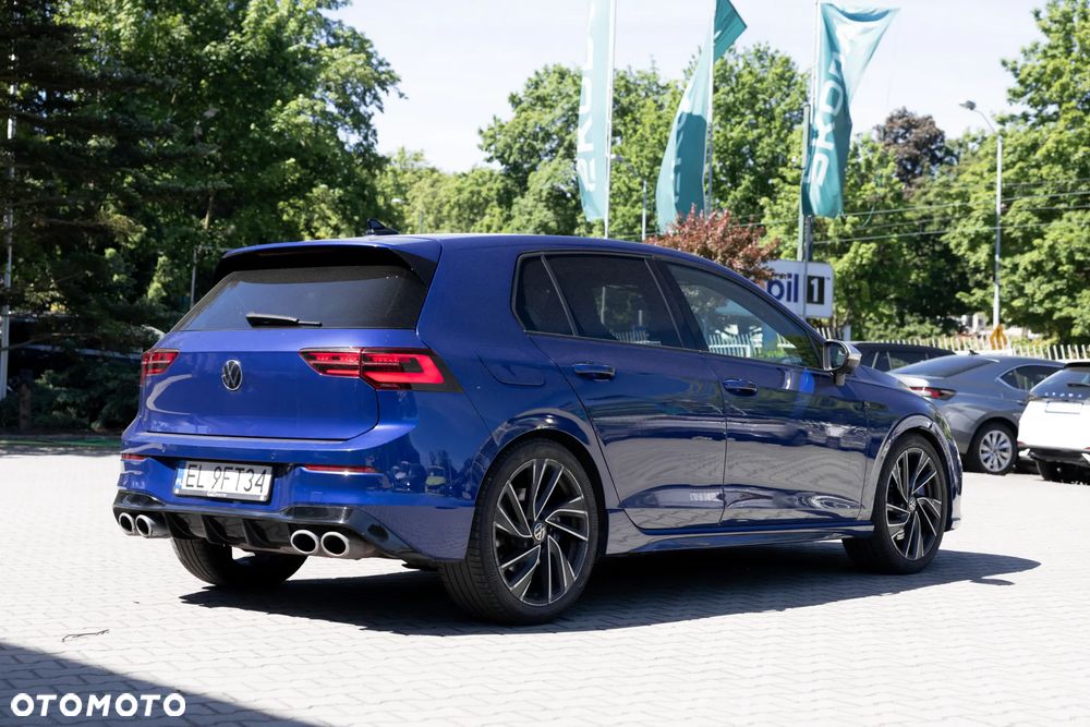 Volkswagen Golf - 8