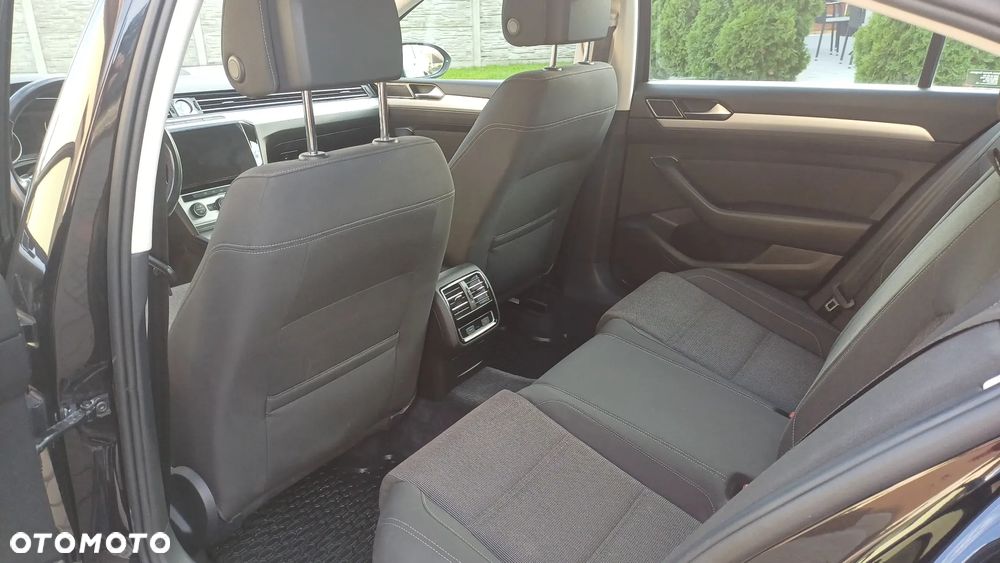 Volkswagen Passat 2.0 TDI BMT Comfortline DSG - 23