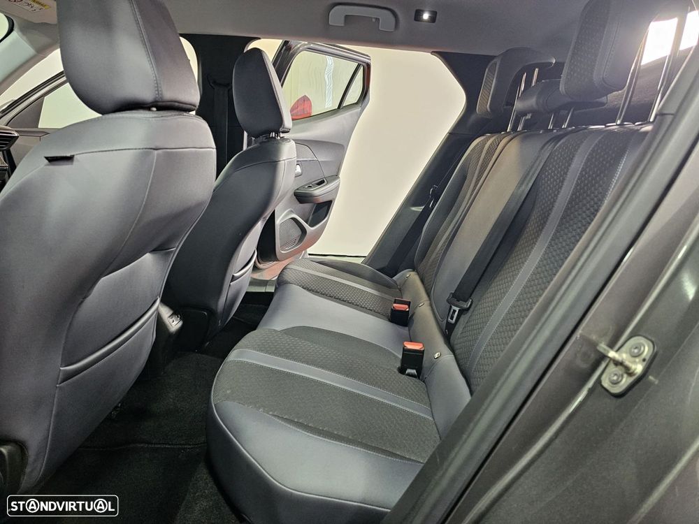 Peugeot 2008 1.5 BlueHDi Active Pack EAT8 - 13