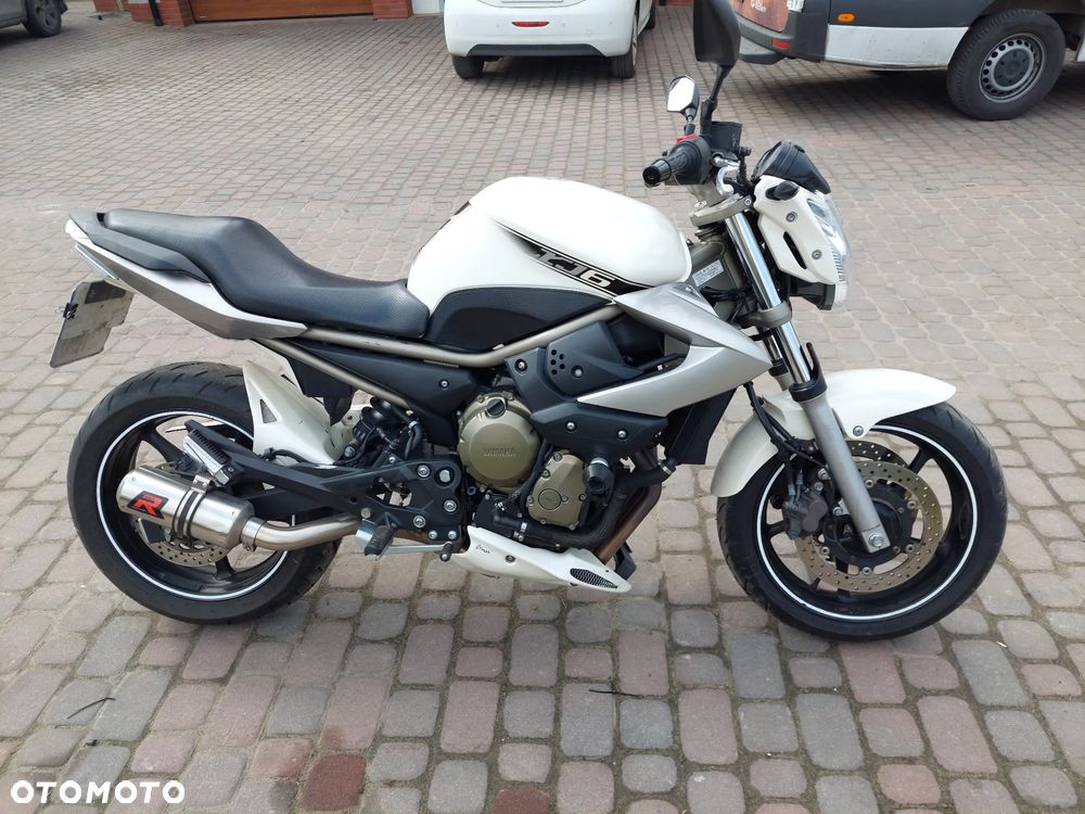 Yamaha XJ - 6