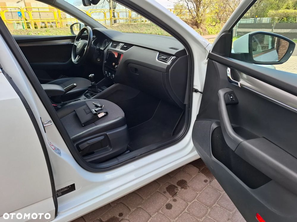 Skoda Octavia 1.6 TDI Premium Edition - 13