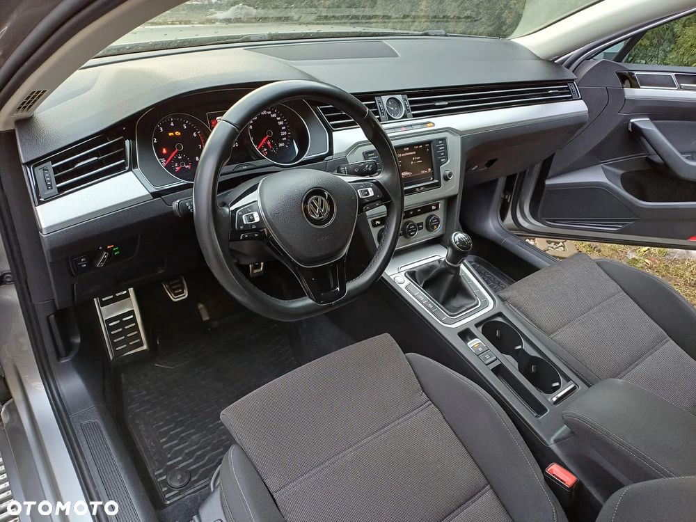 Volkswagen Passat 1.8 TSI BMT Comfortline - 20