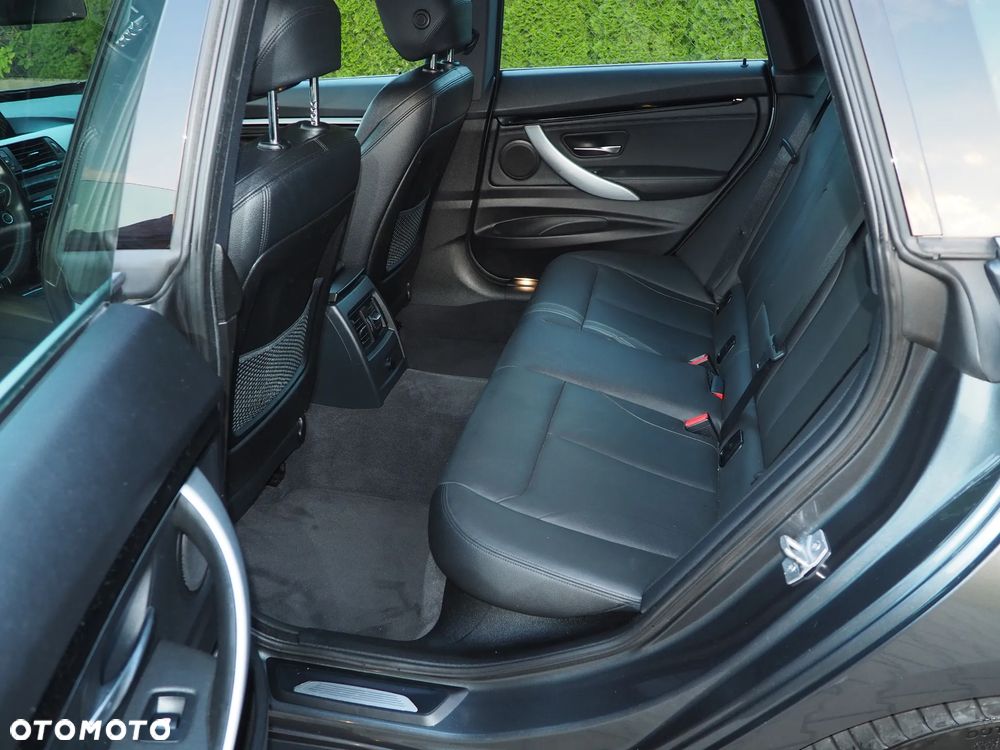 BMW 3GT 335i M Sport - 26