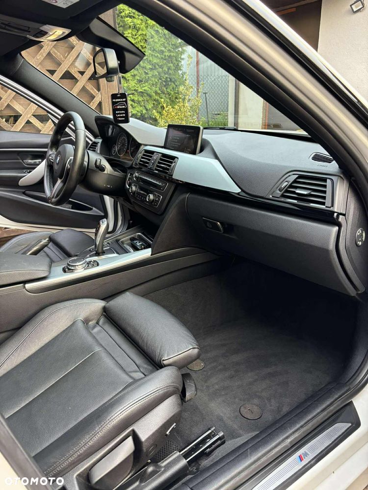 BMW Seria 3 325d M Sport - 21