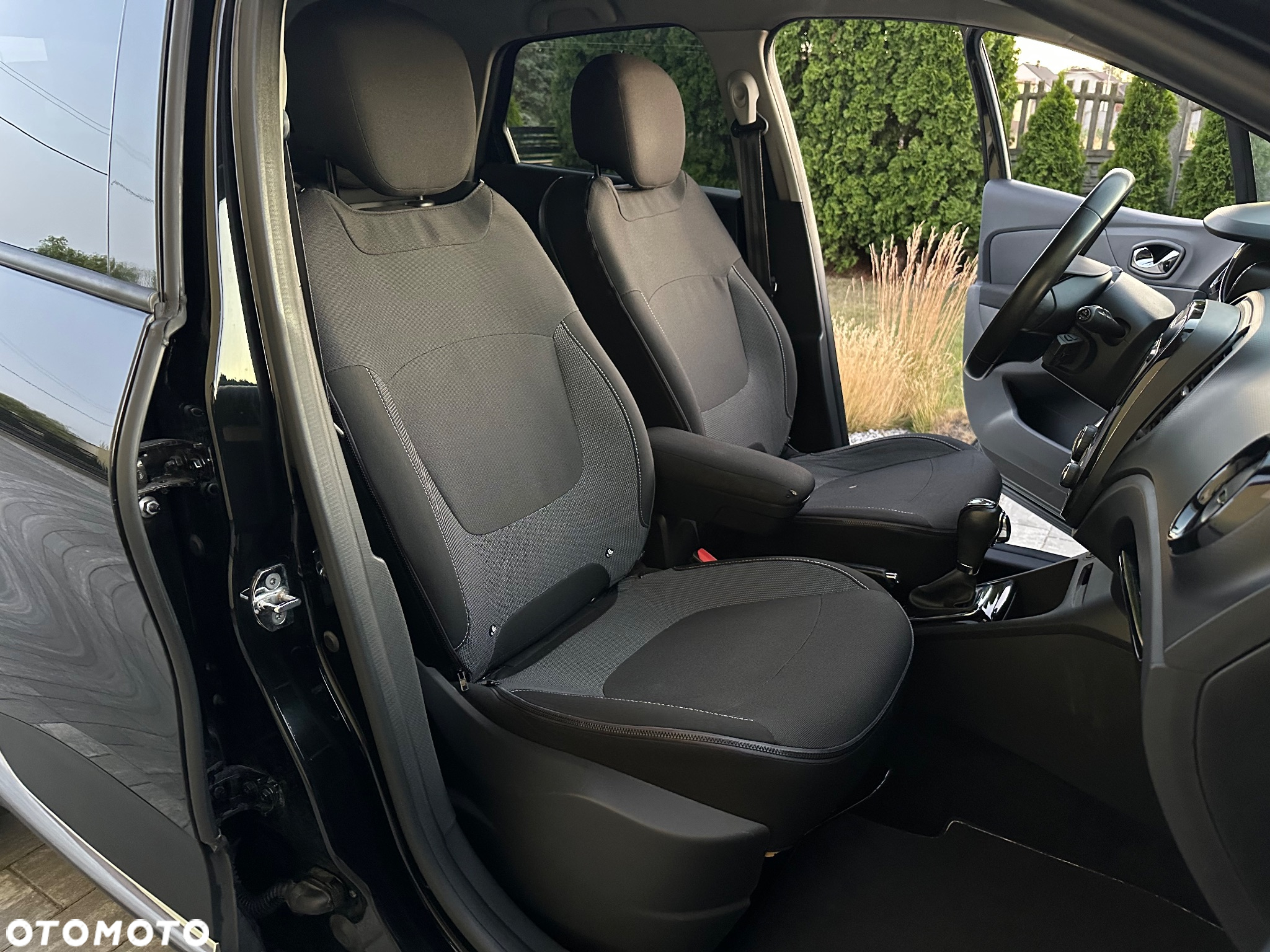 Renault Captur 1.5 dCi Intens EDC - 28