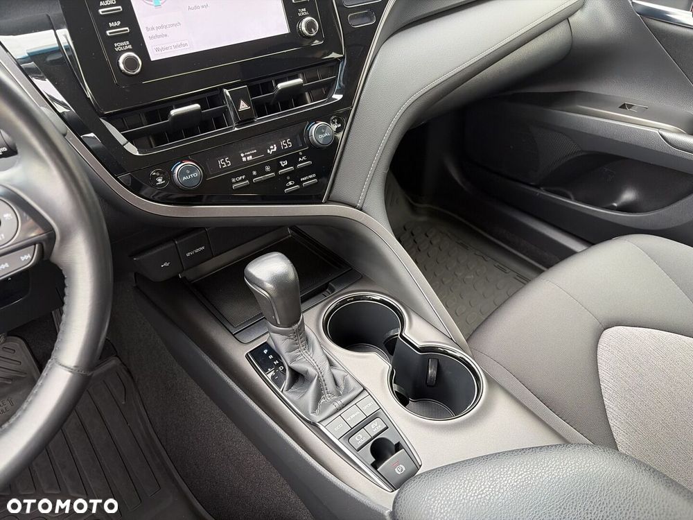 Toyota Camry 2.5 Hybrid Comfort CVT - 12