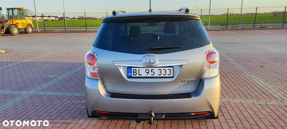 Toyota Verso 2.0 D-4D Active 7os - 9