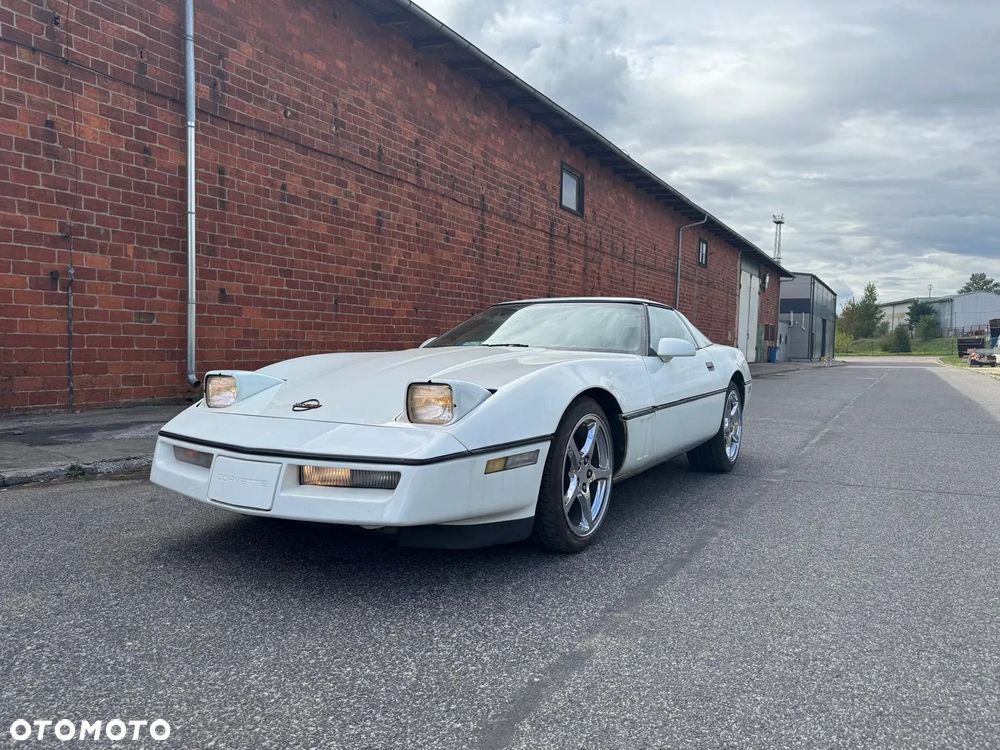 Chevrolet Corvette - 1