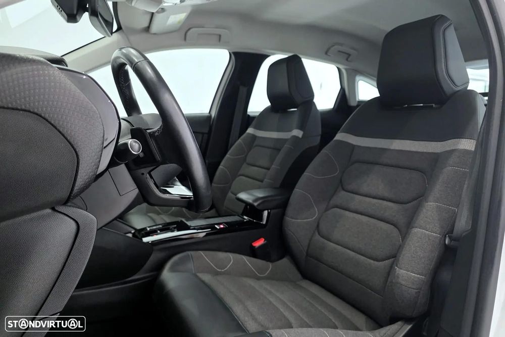 Citroën C4 1.2 PureTech Shine EAT8 - 8