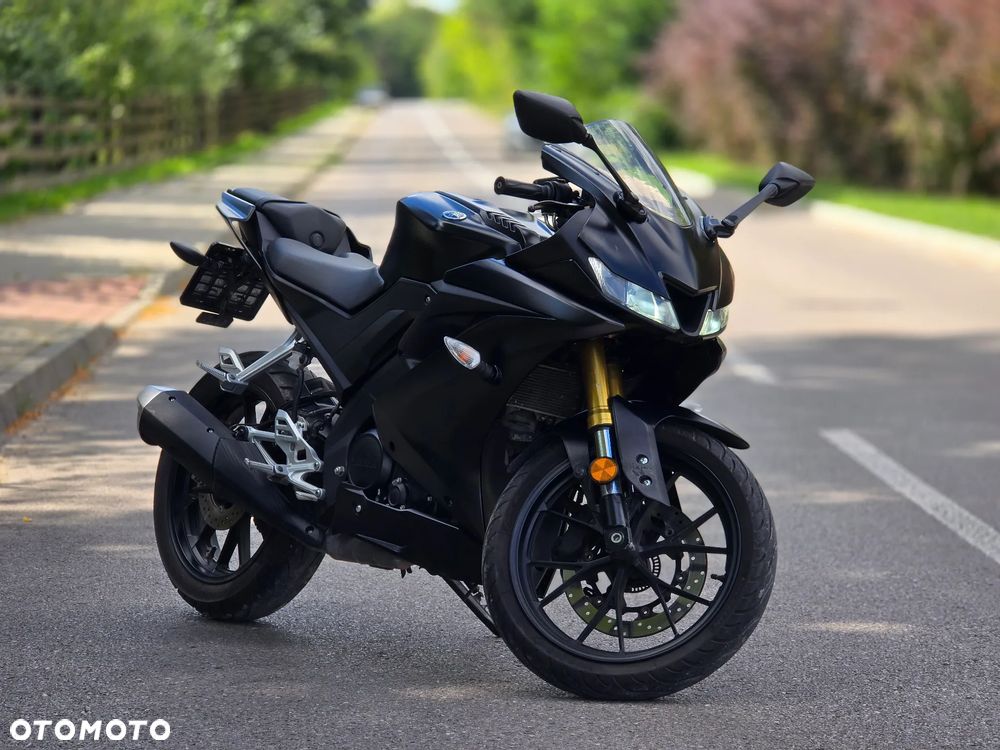 Yamaha YZF - 1