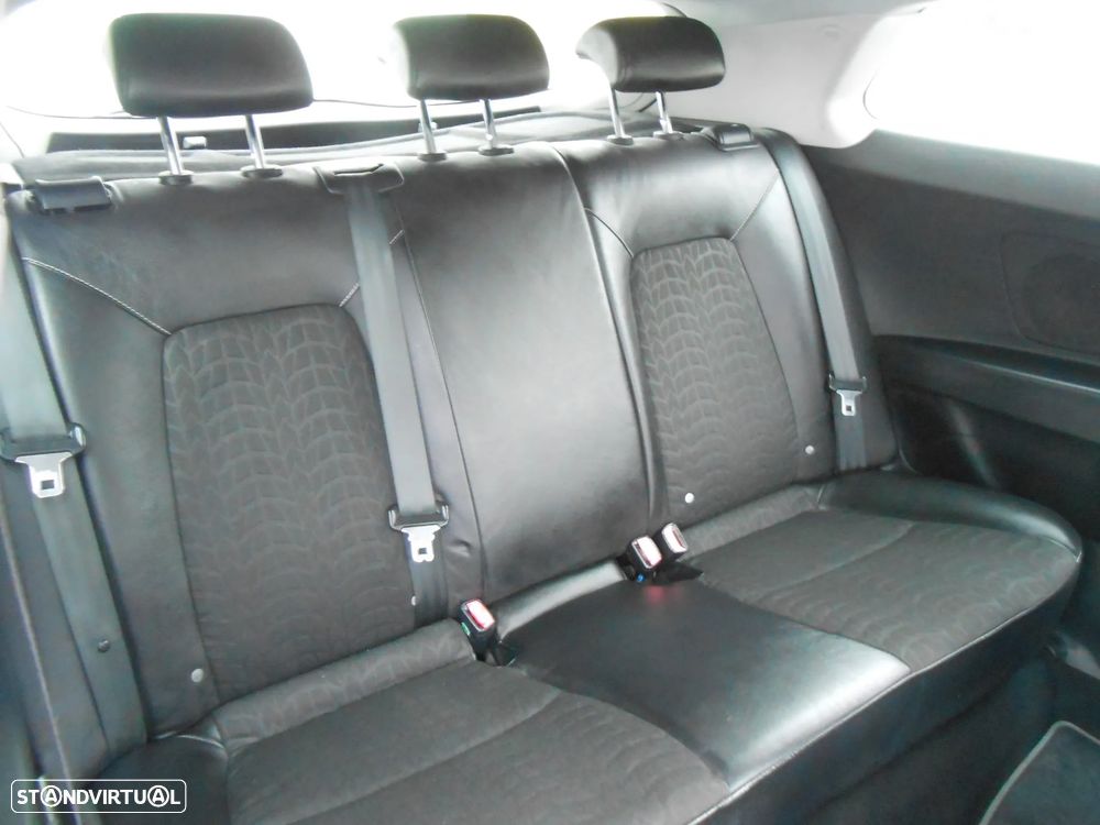 Kia Ceed S Coupé 1.6 CRDi EX - 26