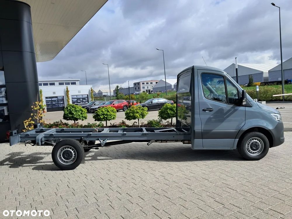 Mercedes-Benz Sprinter - 4