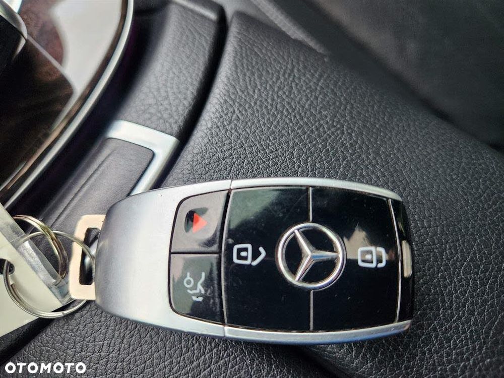 Mercedes-Benz Klasa E - 24