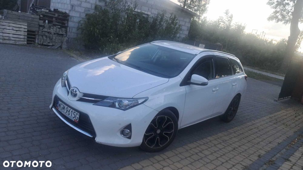 Toyota Auris - 1