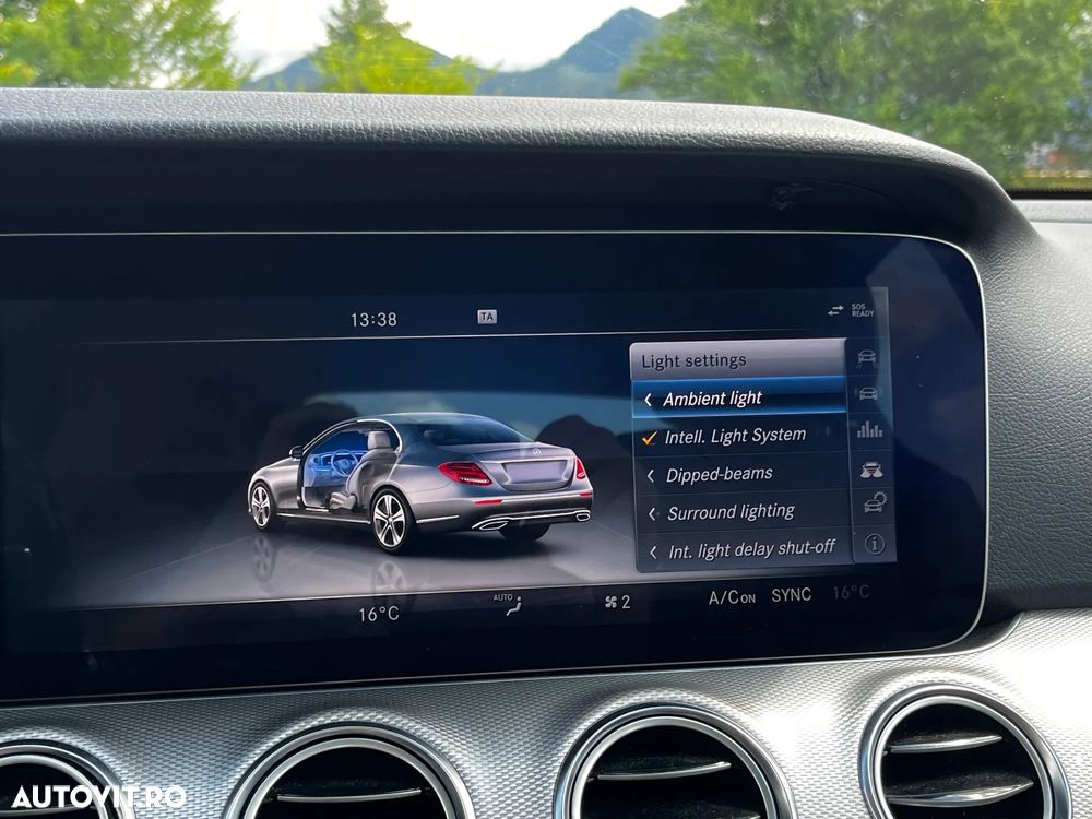 Mercedes-Benz E 200 7G-TRONIC - 27