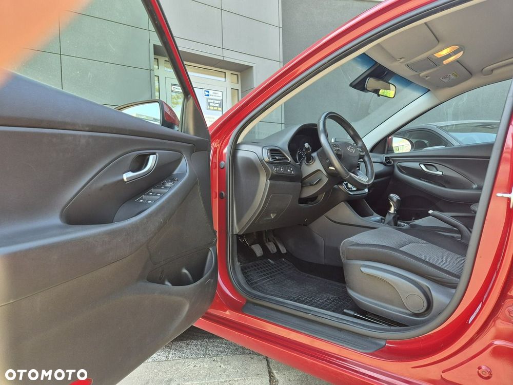 Hyundai i30 1.6 D Classic + - 21