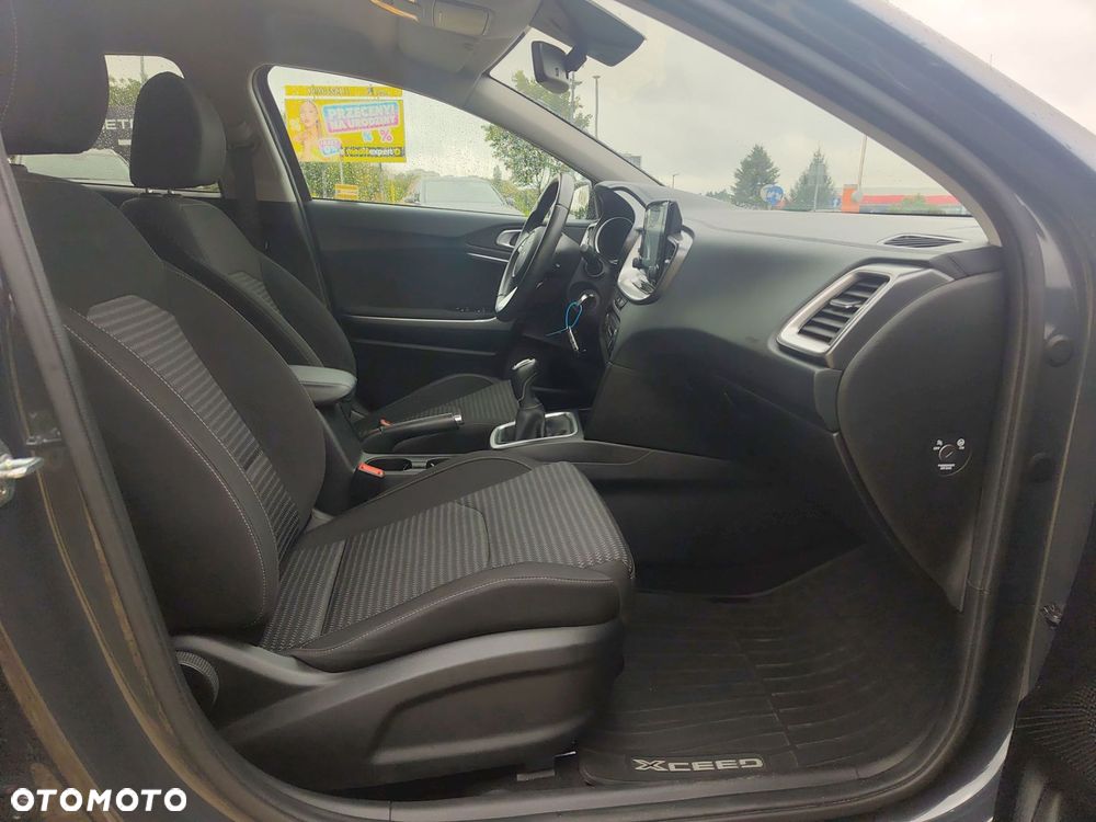 Kia XCeed 1.5 T-GDI M - 22