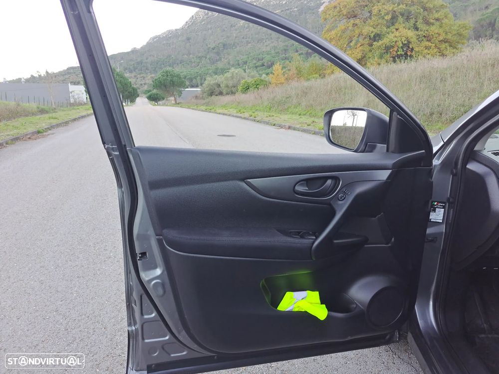 Nissan Qashqai 1.5 dCi DPF acenta - 12