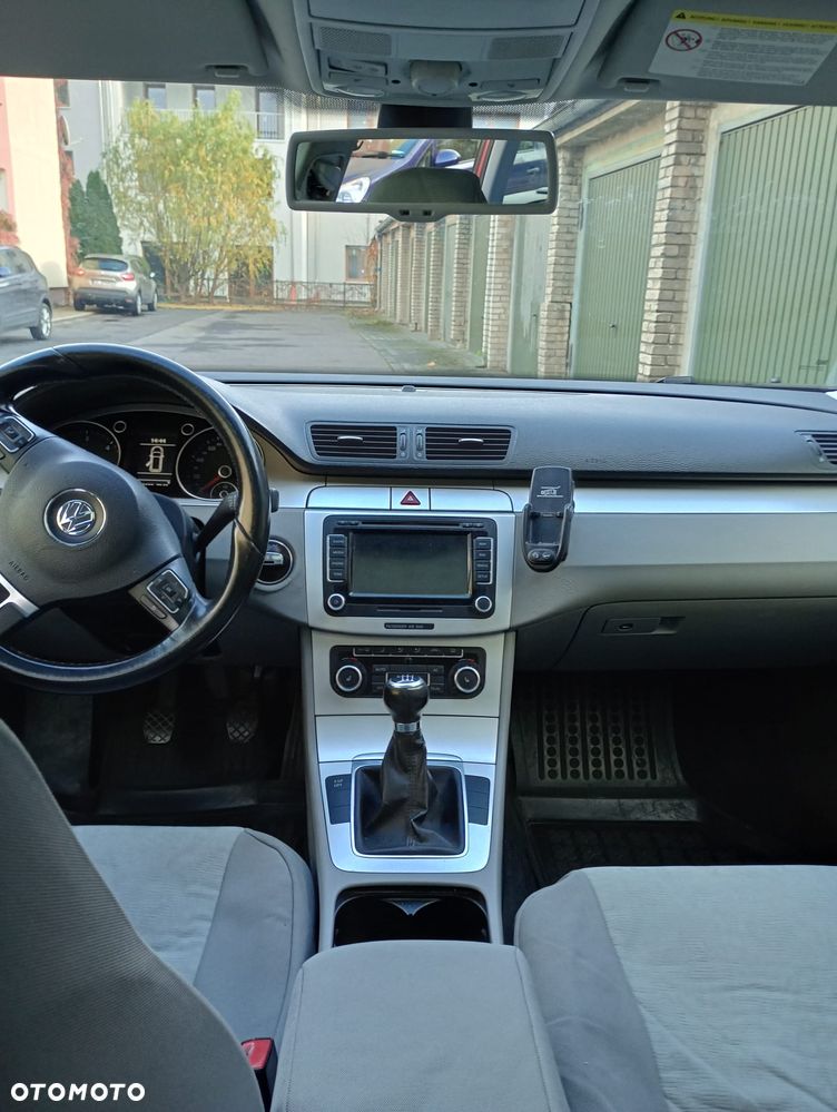 Volkswagen Passat 2.0 TDI Comfortline - 6