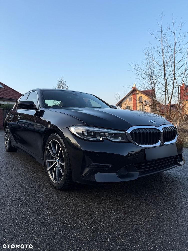 BMW Seria 3 330i Sport Line - 2