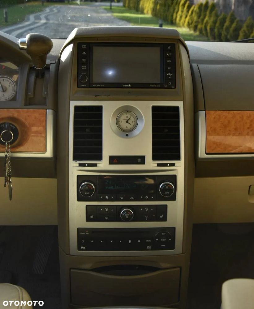 Chrysler Town & Country 4.0 Limited - 8