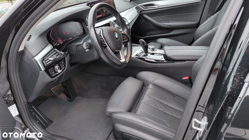 BMW Seria 5 518d Luxury Line - 24
