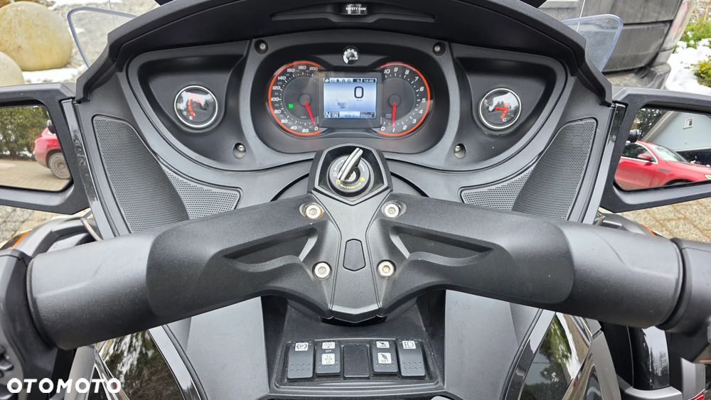 Can-Am Spyder - 5