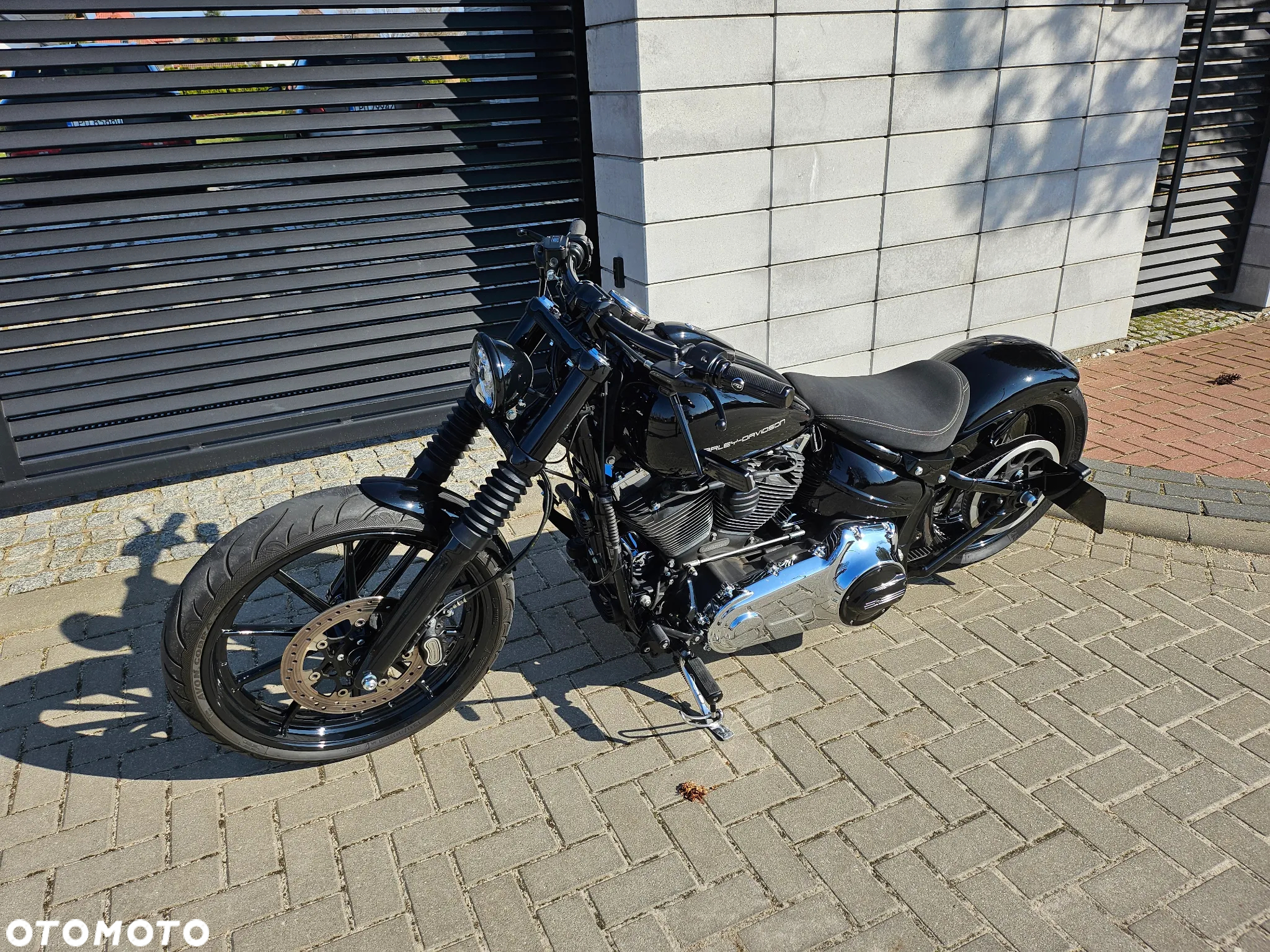 Harley-Davidson Softail Breakout - 3