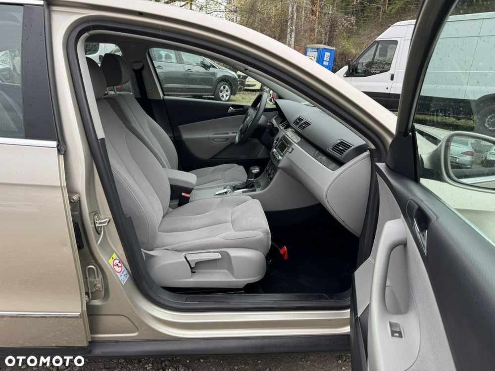 Volkswagen Passat 2.0 FSI Automatik Comfortline - 11