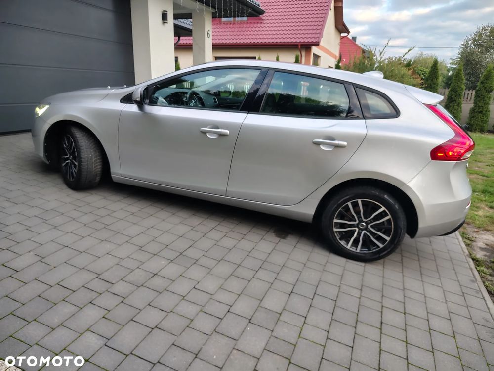 Volvo V40 D2 Momentum - 3