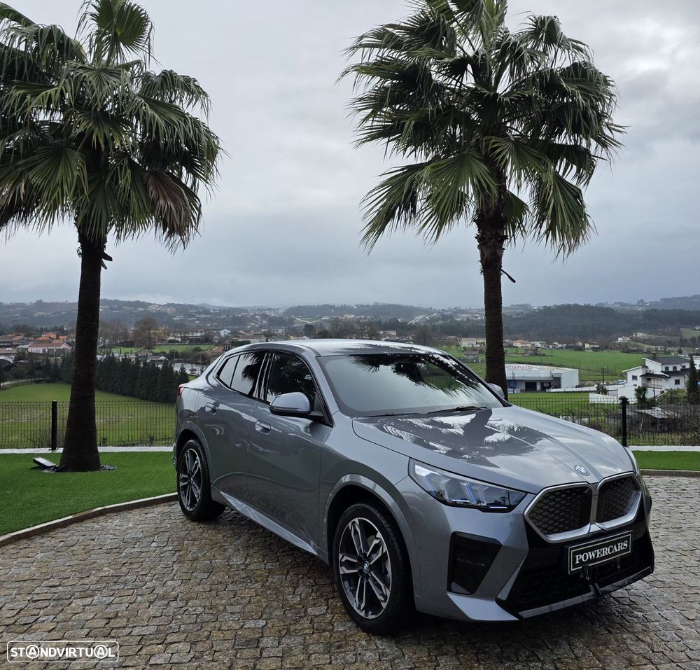 BMW iX2 eDrive20 Pack Desportivo M - 15