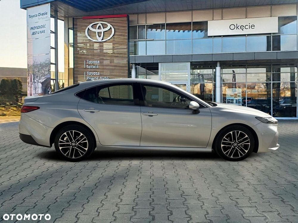 Toyota Camry - 7