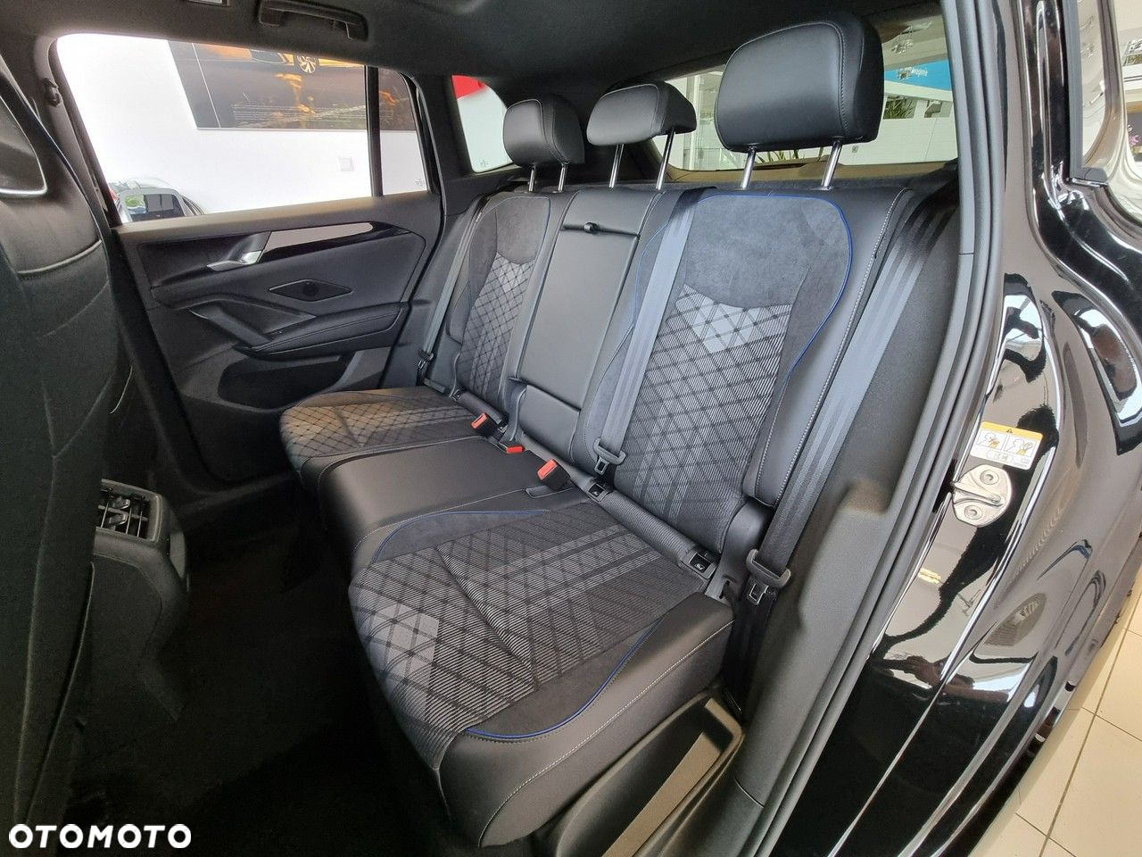 Volkswagen Tiguan 1.5 eHybrid PHEV R-Line Plus DSG - 14