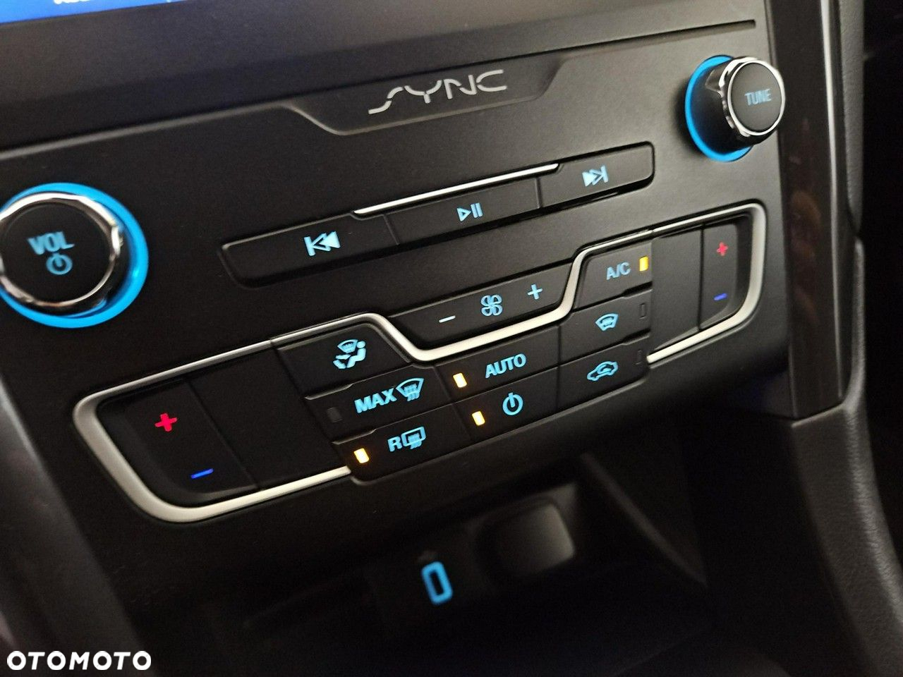 Ford Mondeo 2.0 EcoBlue Trend - 19