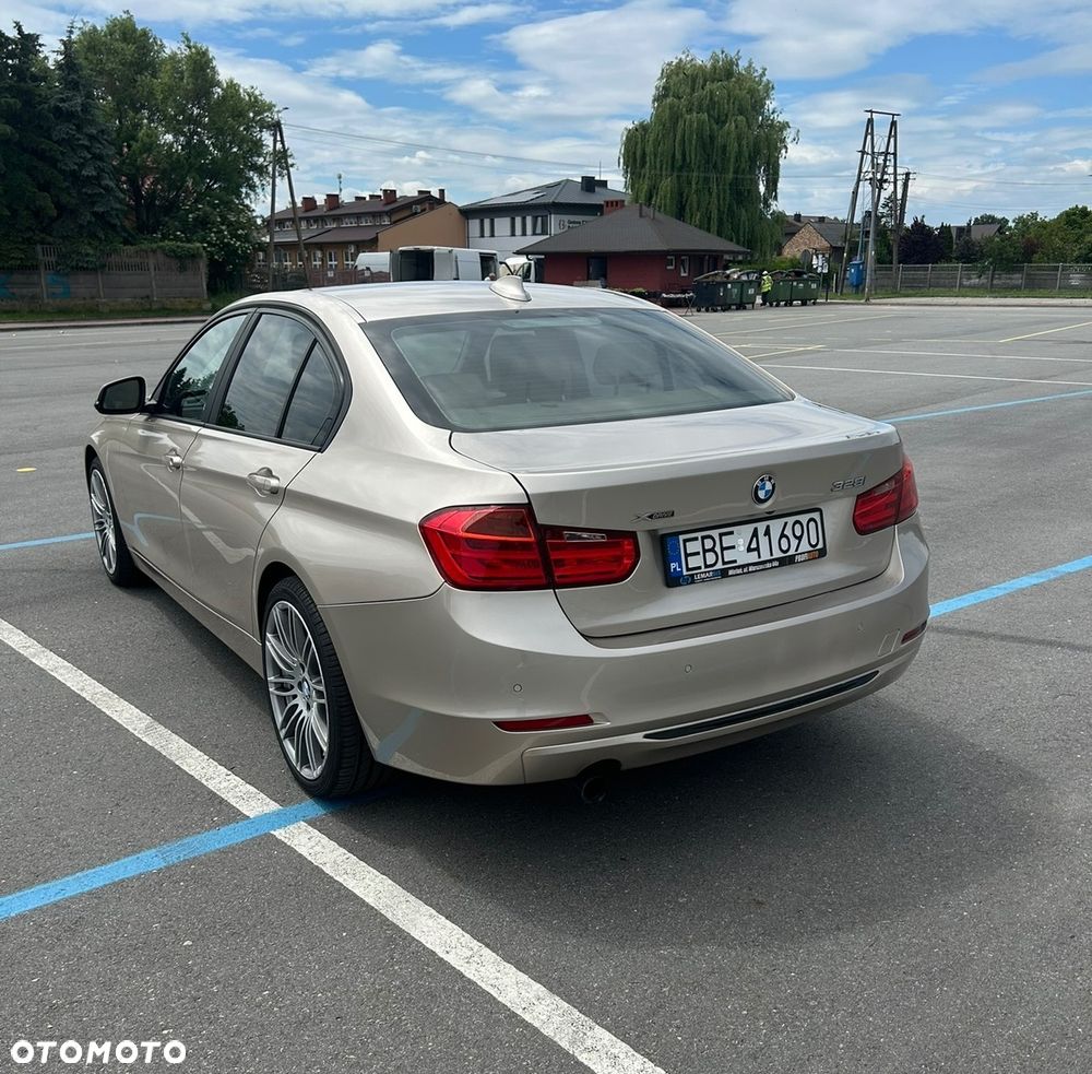 BMW Seria 3 328i xDrive - 4