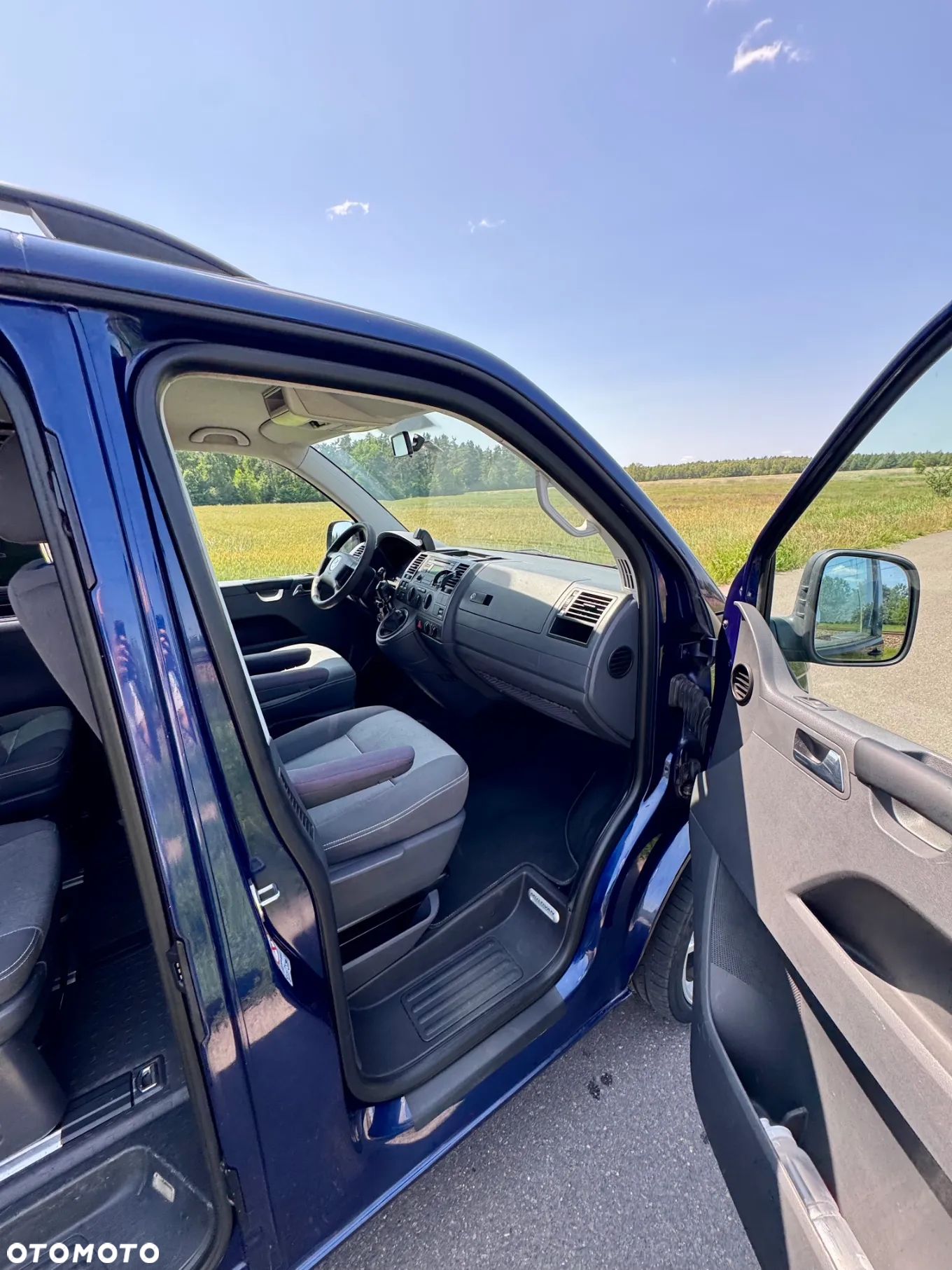 Volkswagen Multivan - 8