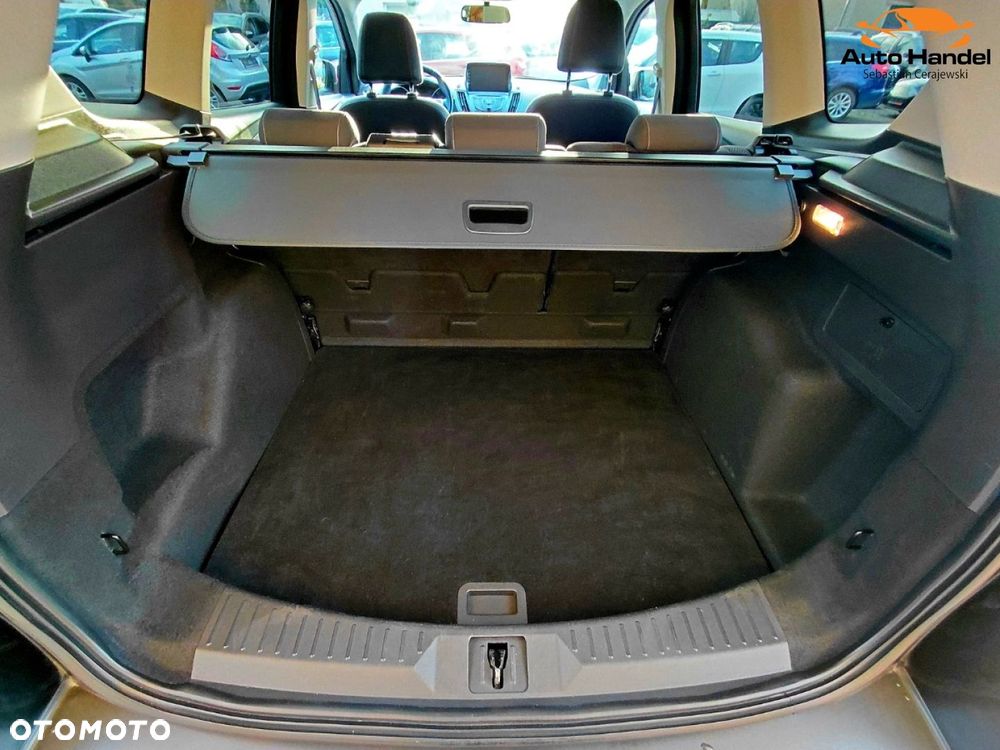 Ford Kuga 1.5 EcoBoost 2x4 Titanium - 17