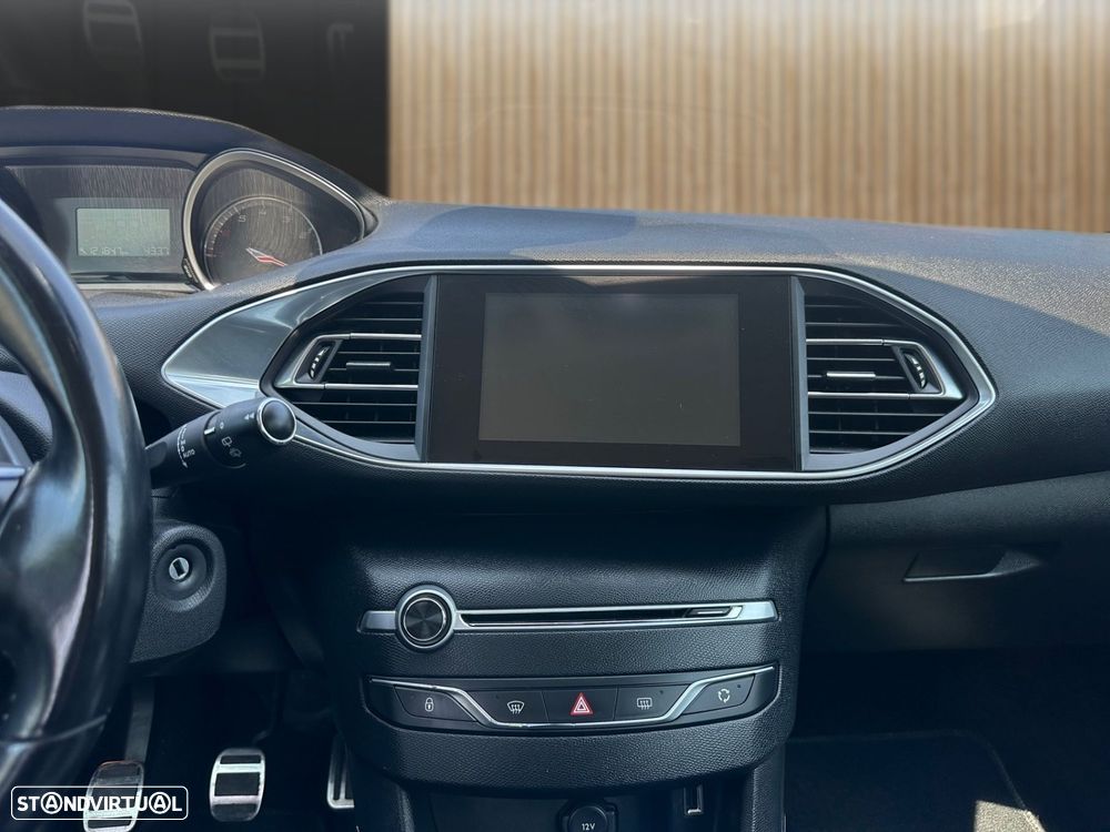 Peugeot 308 1.2 PureTech Allure J17 - 13