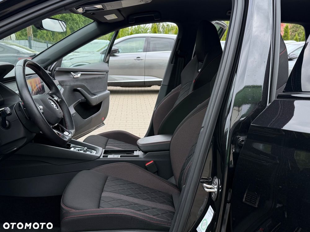 Skoda Octavia 2.0 TDI DSG RS - 29