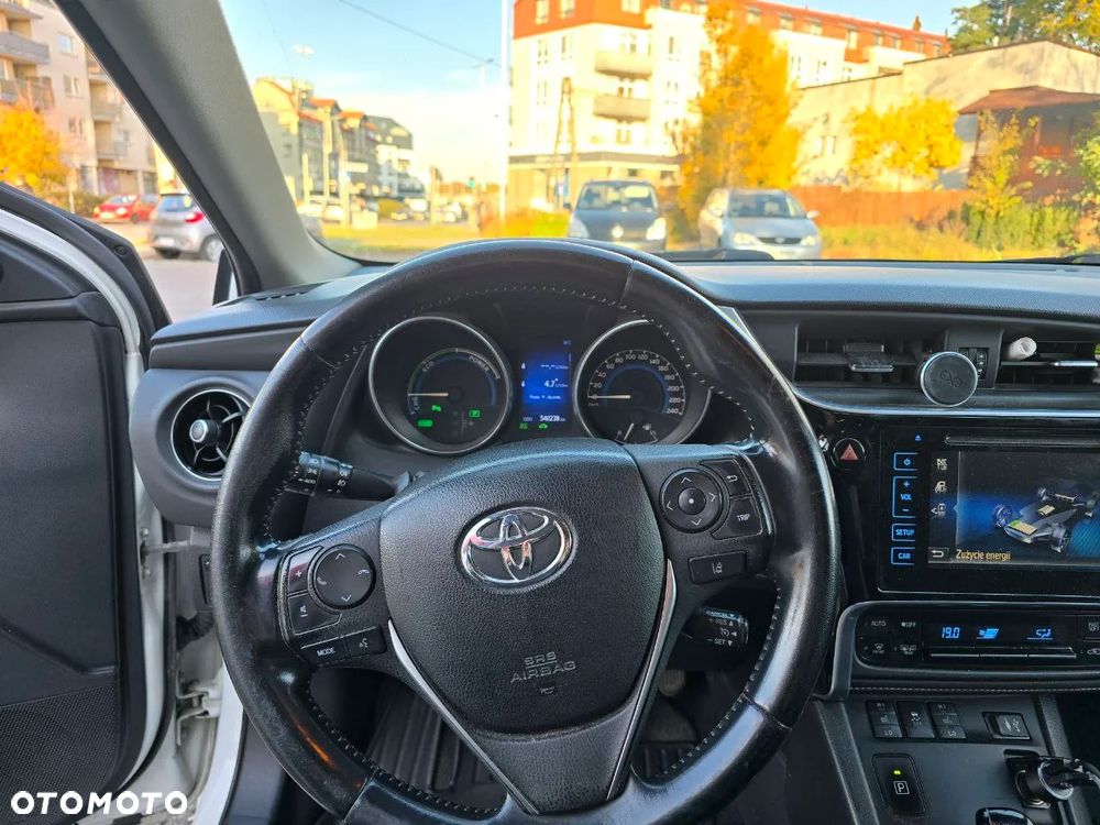 Toyota Auris Hybrid 135 Premium - 18
