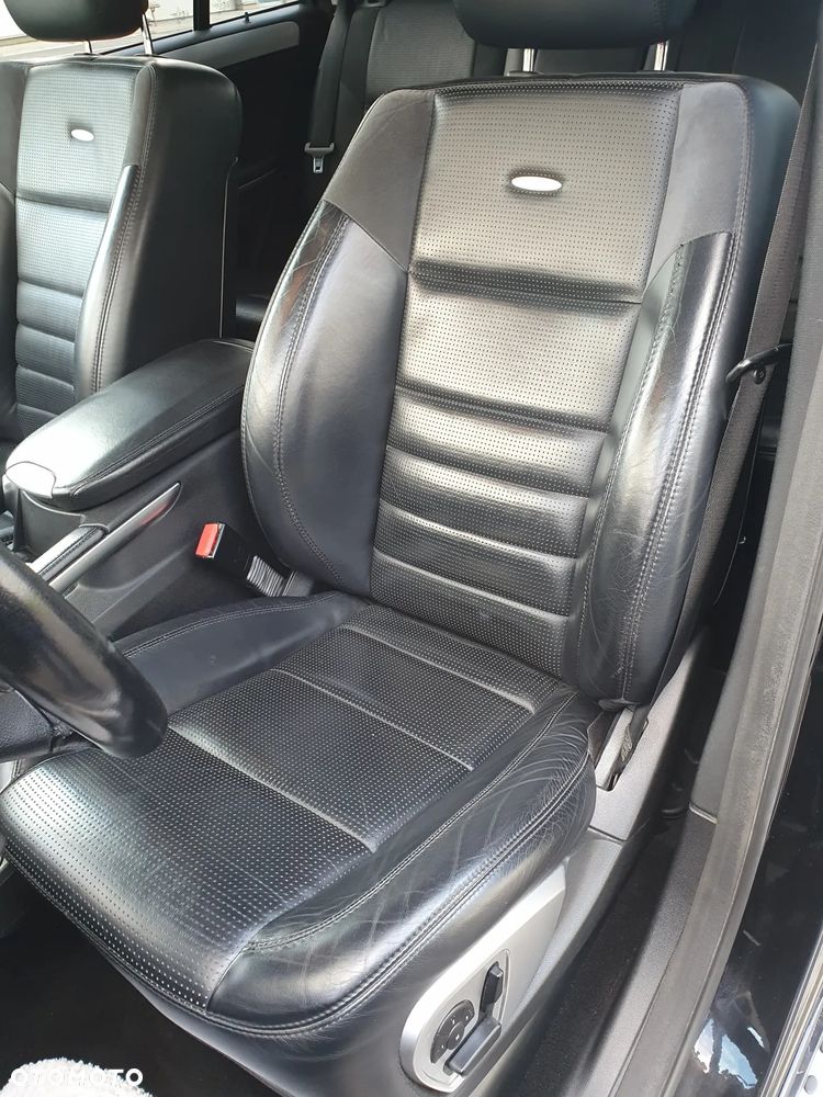 Mercedes-Benz ML 63 AMG 4Matic 7G-TRONIC - 15