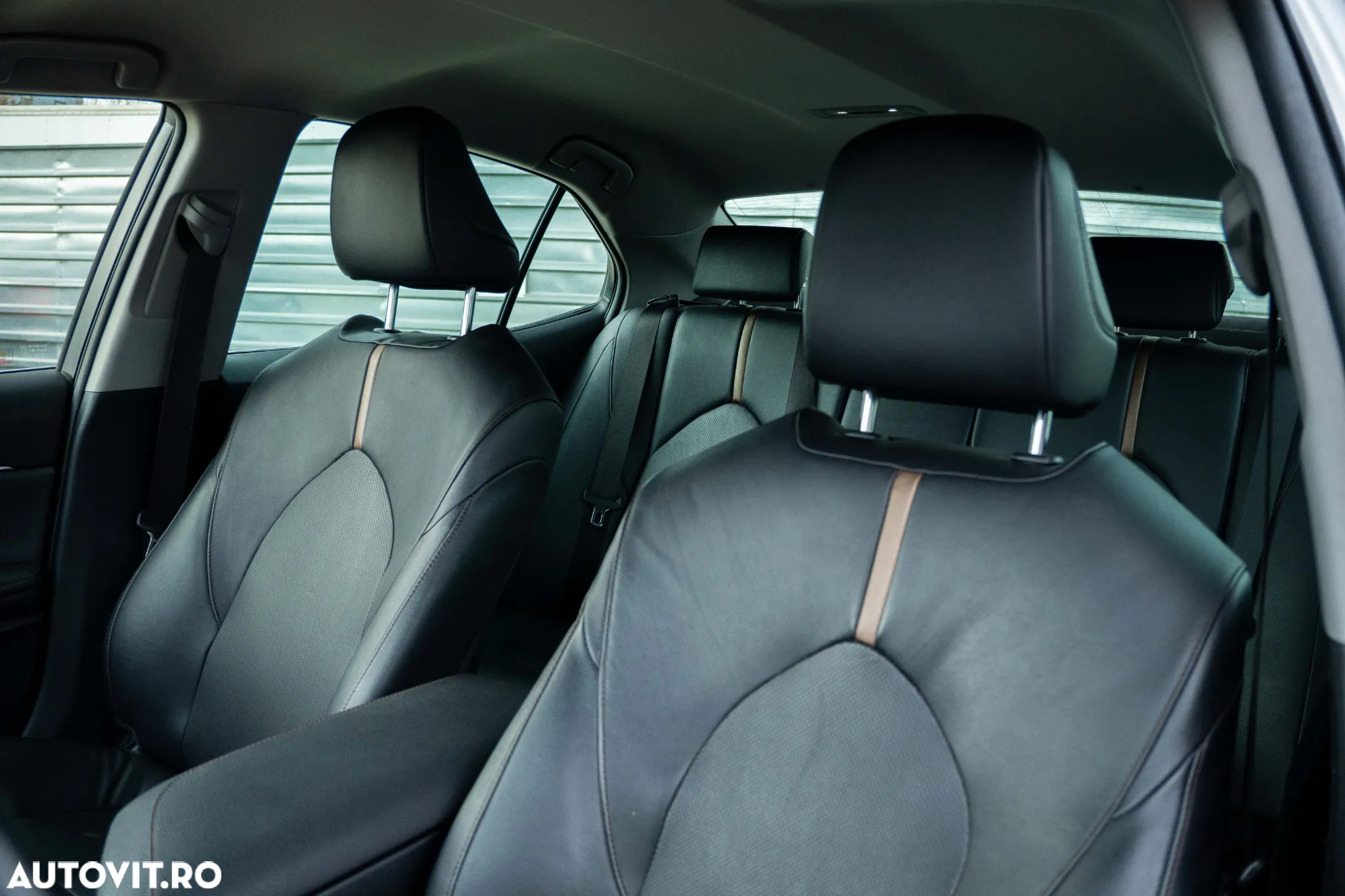 Toyota Camry 2.5 Hybrid Business - 10
