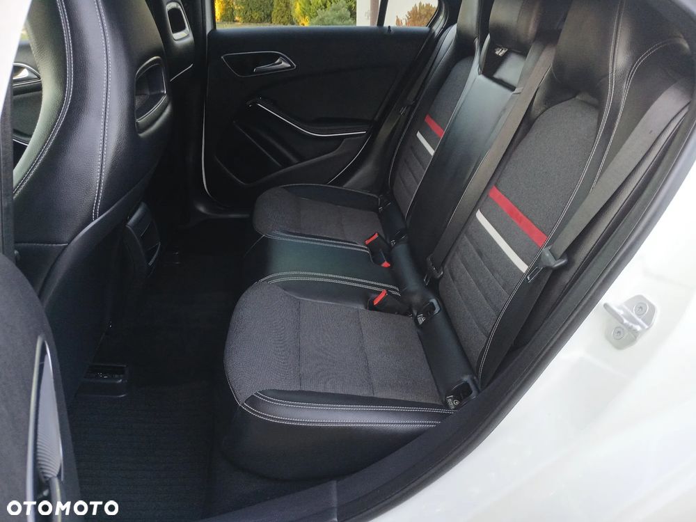 Mercedes-Benz Klasa A 180 BlueEfficiency Edition - 13