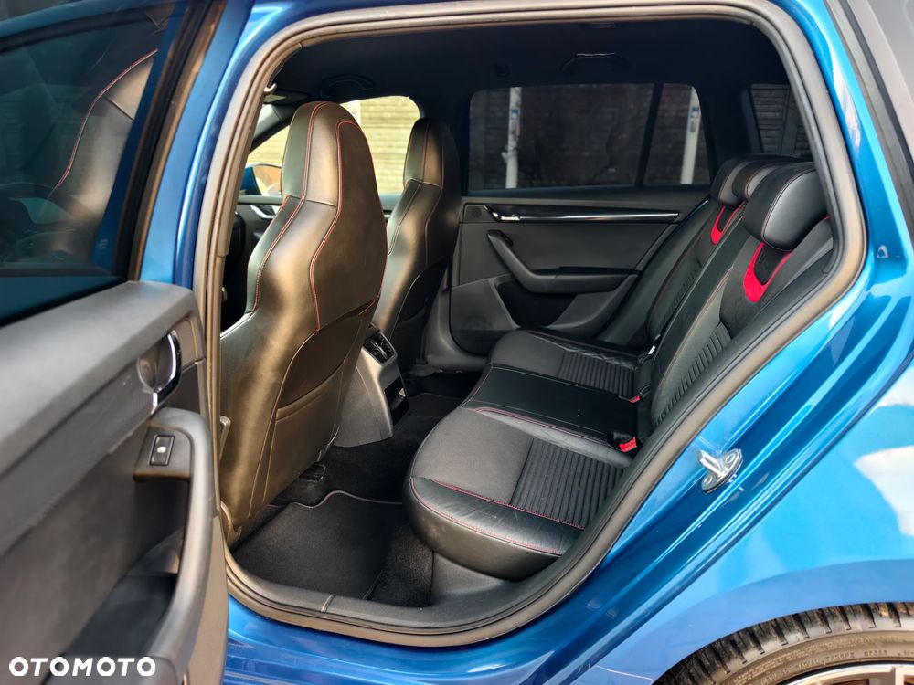 Skoda Octavia 2.0 TDI DSG RS - 10