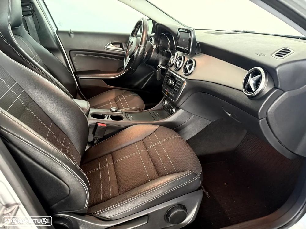 Mercedes-Benz GLA 200 - 40