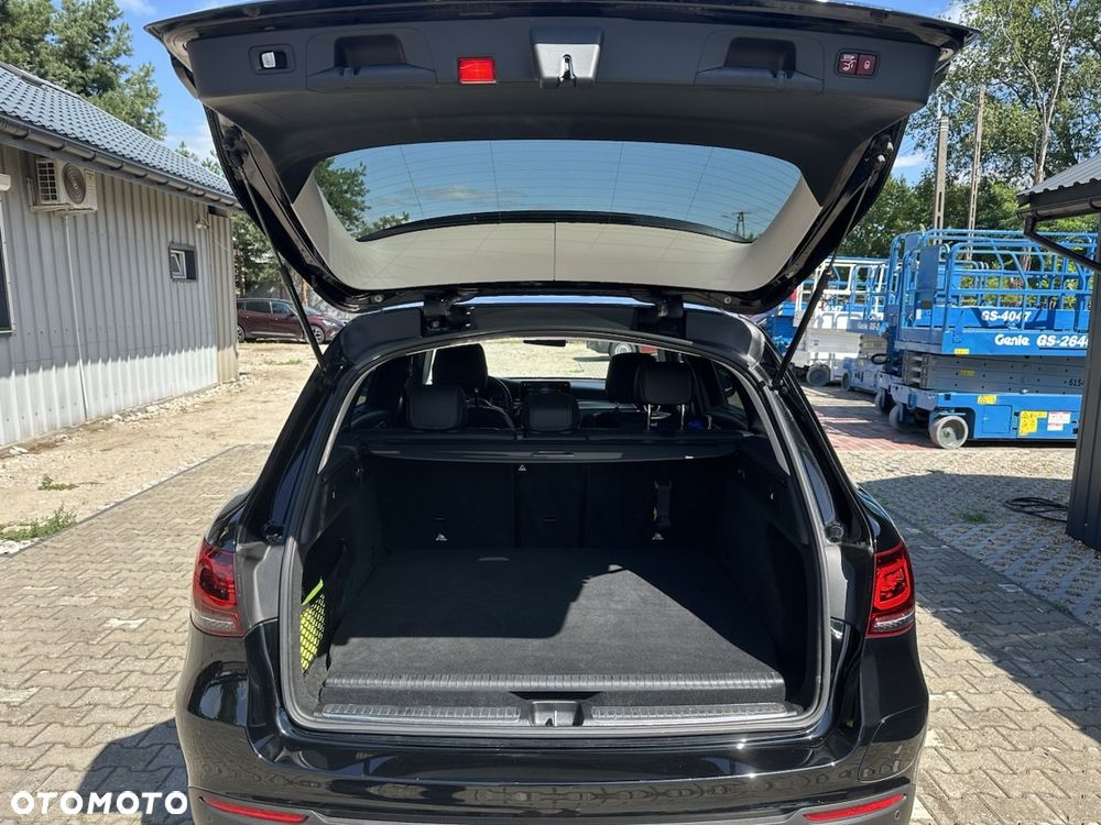 Mercedes-Benz GLC 300 de 4-Matic Business Edition - 8